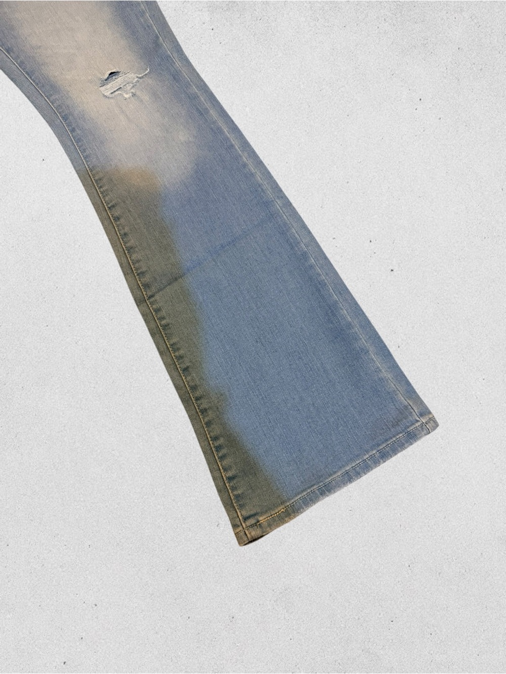 Levi's 725 High-Rise Bootcut Jeans - Light Blue Wash - Picture 10 of 11